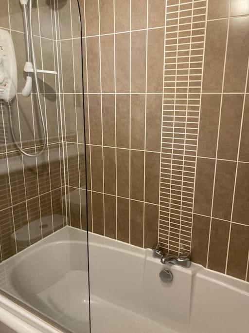 Beautiful 2 Bedroom Flat Overlooking Golf Course كارنوستي المظهر الخارجي الصورة